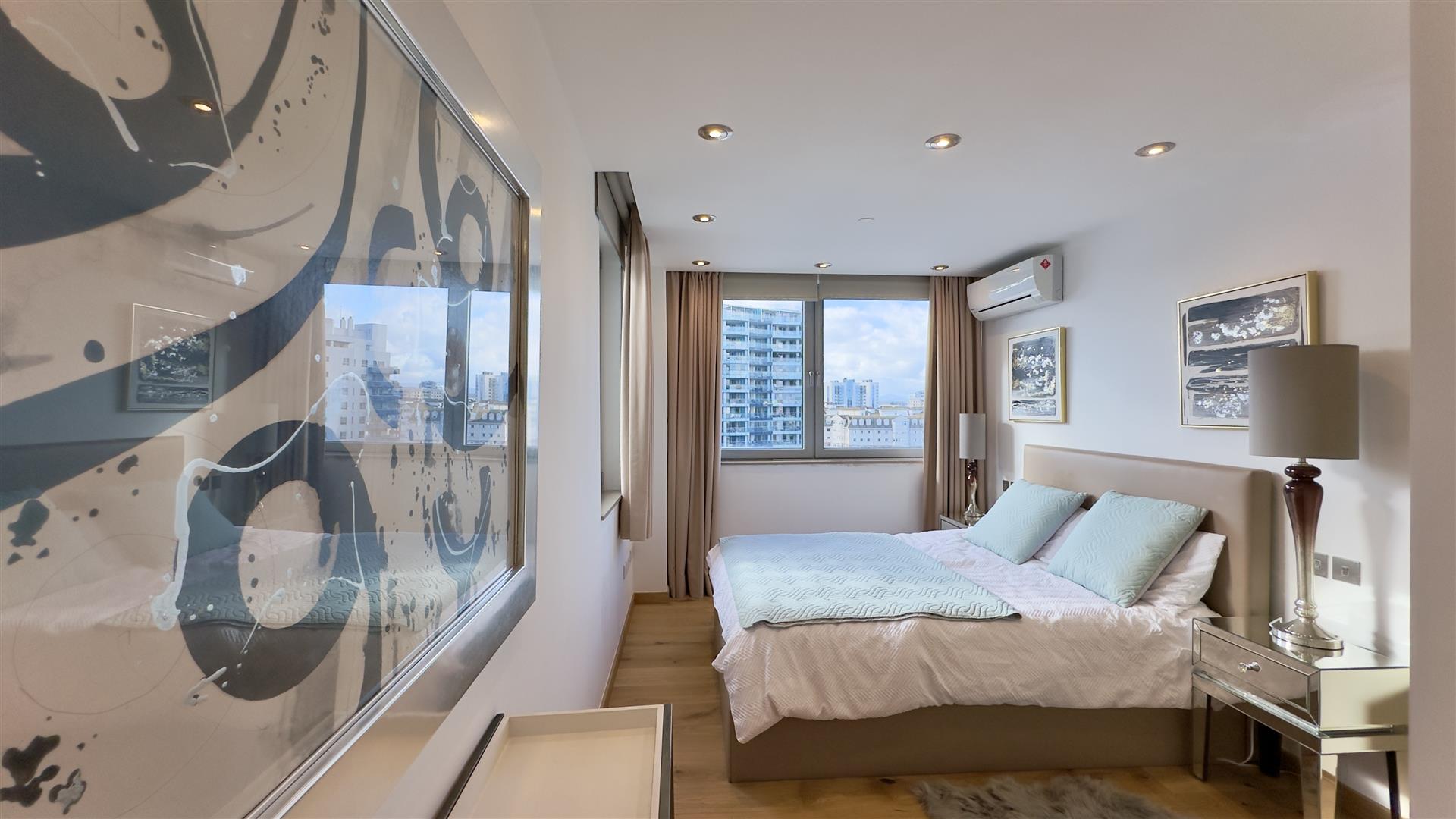 Image of Apartment - 2 Bedrooms - 2 Bathrooms for Rental in Royal Ocean Plaza-Gibraltar, Image 5